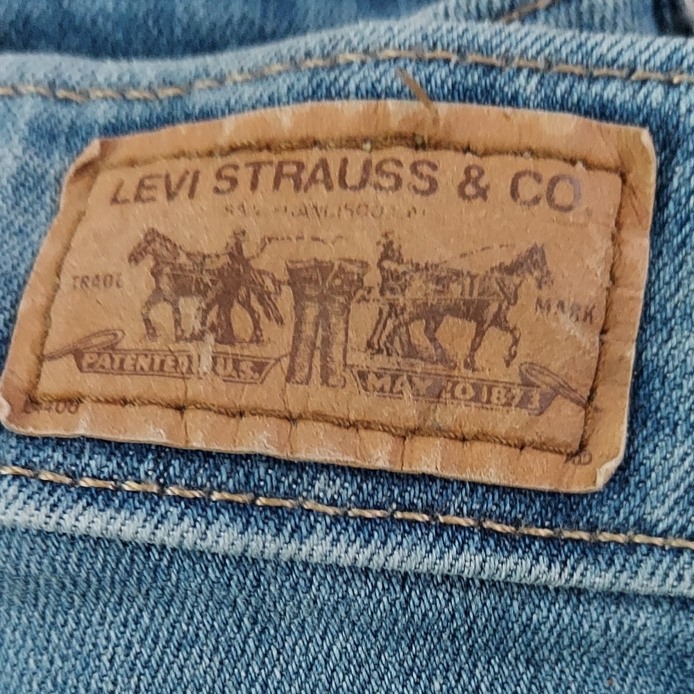 Levis